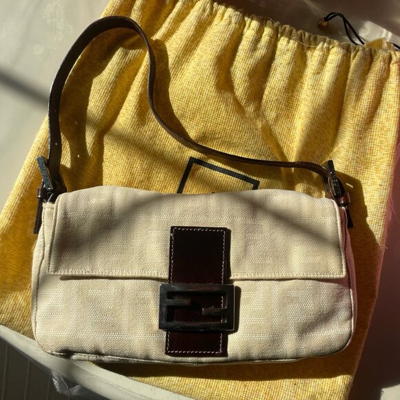 Vintage Cream Beige Fendi Zucca Baguette Bag Authentic - Picture 2 of 8